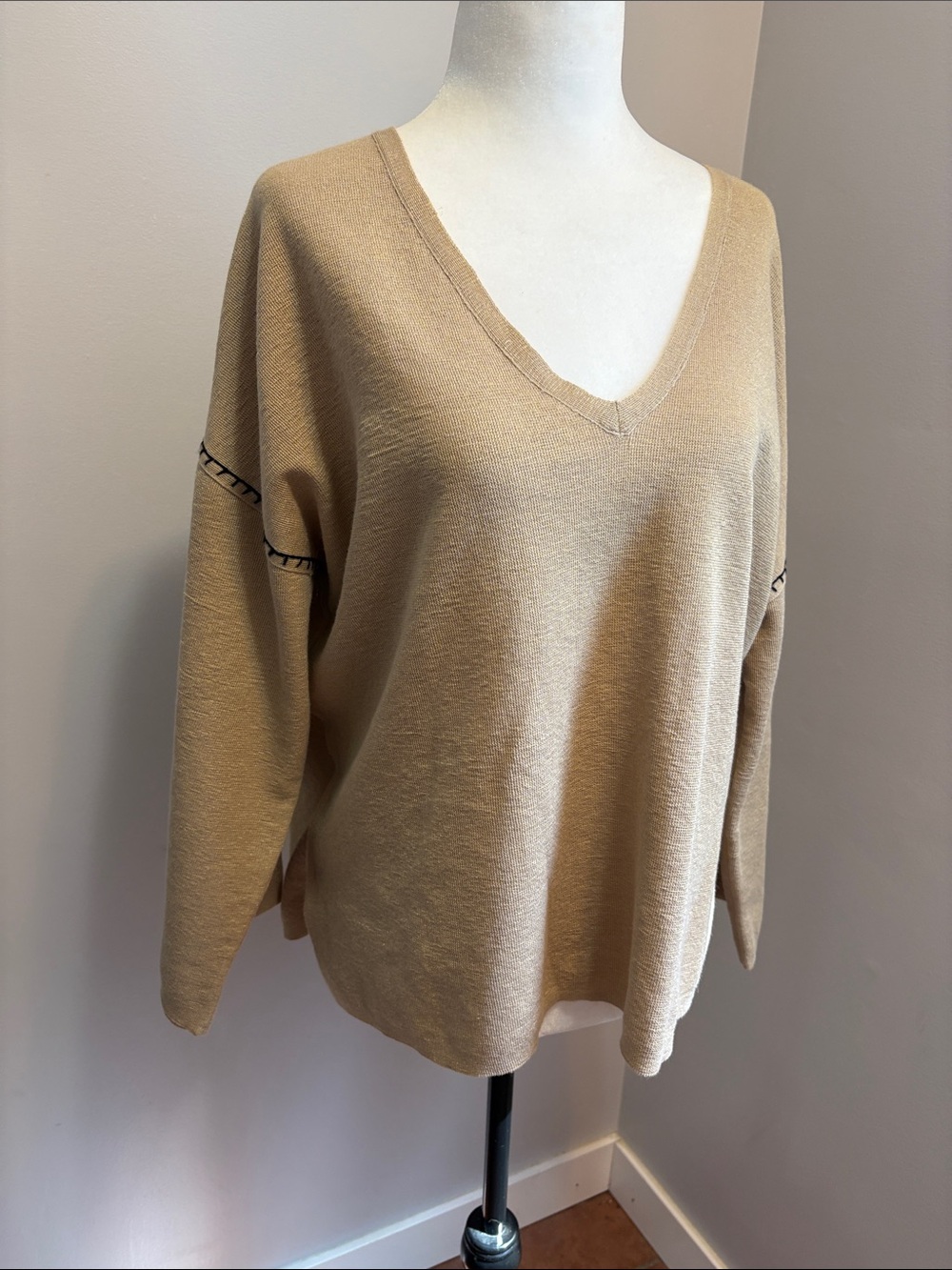 Dorothee Schumacher Beige/Taupe V-Neck Knit Top | Long Sleeve | Designer
